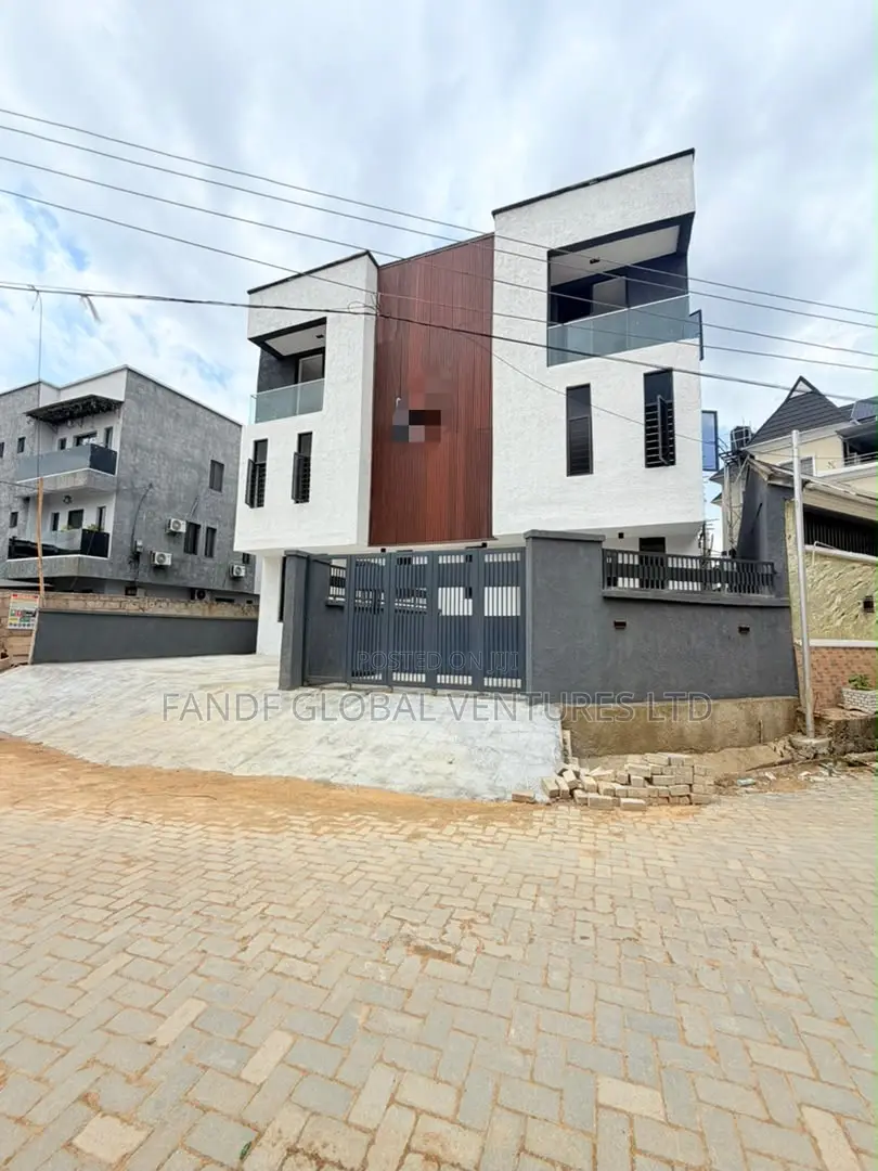 4bdrm Duplex in Gbagada for sale in Gbagada