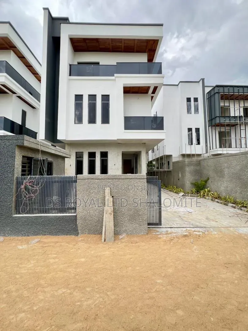 6bdrm Duplex in Ademola Adetokunbo for sale in Ademola Adetokunbo