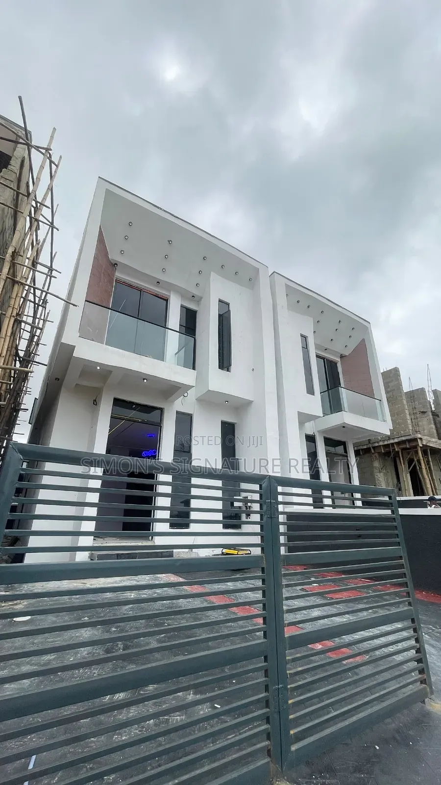 4bdrm Duplex in Ikota for sale in Ikota