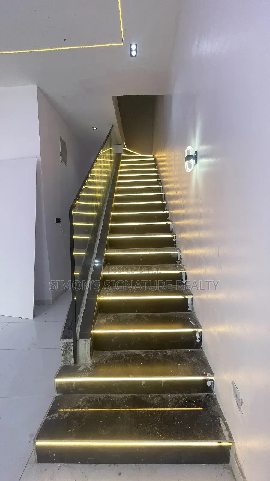 4bdrm Duplex in Ikota for sale in Ikota