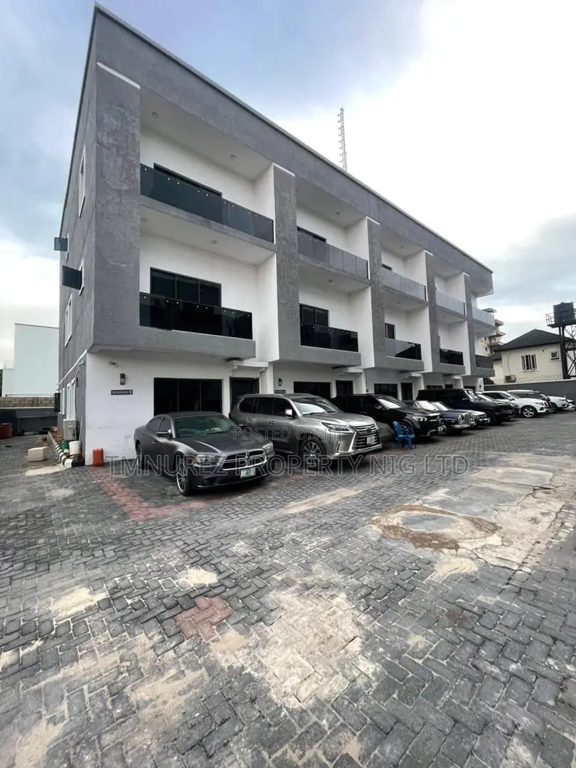 Furnished 4bdrm Duplex in Main Lekki Phase 1 for rent in Lekki Phase 1