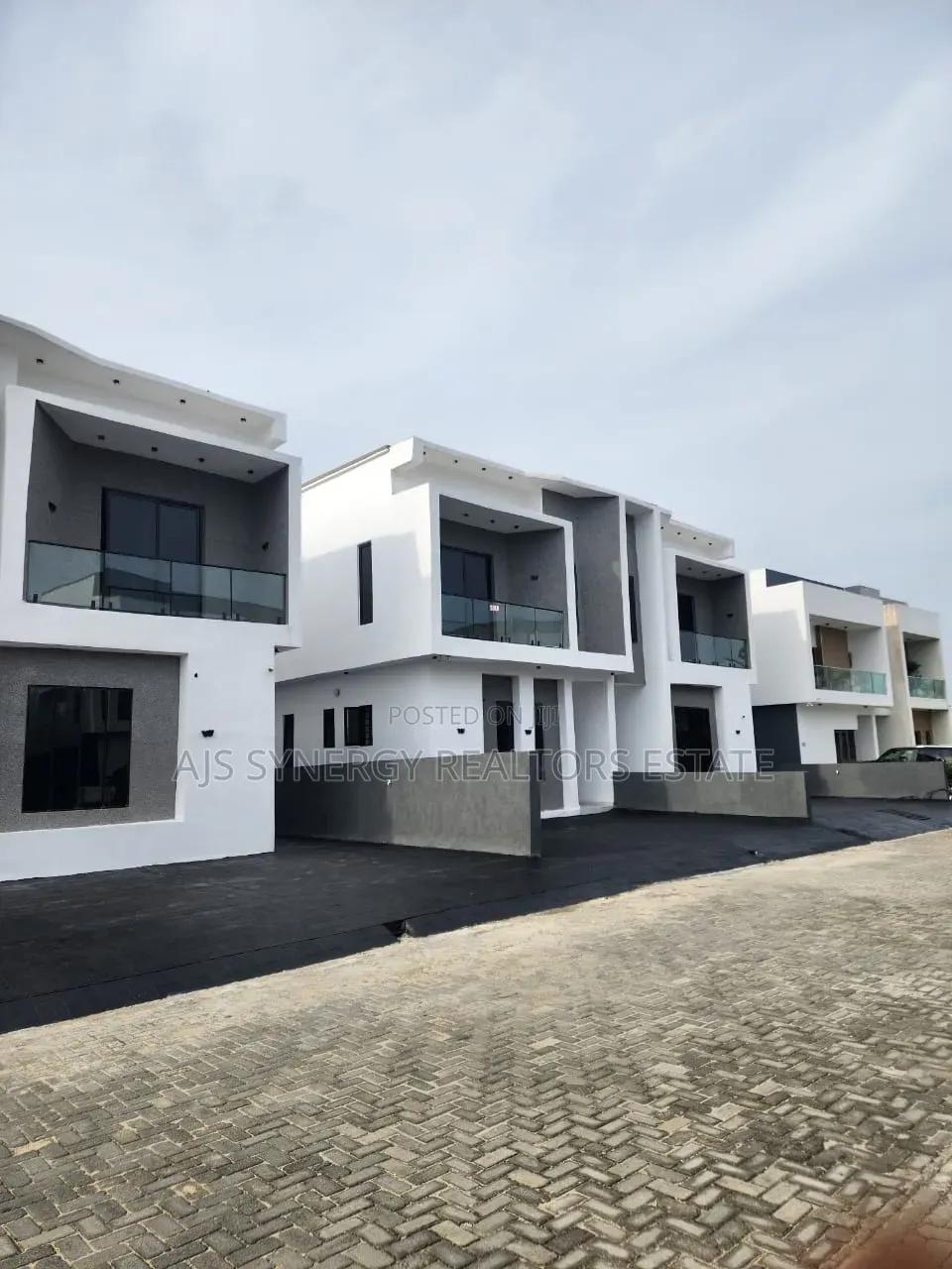 4bdrm Duplex in Abraham Adesanya Estate for sale in Abraham Adesanya Estate