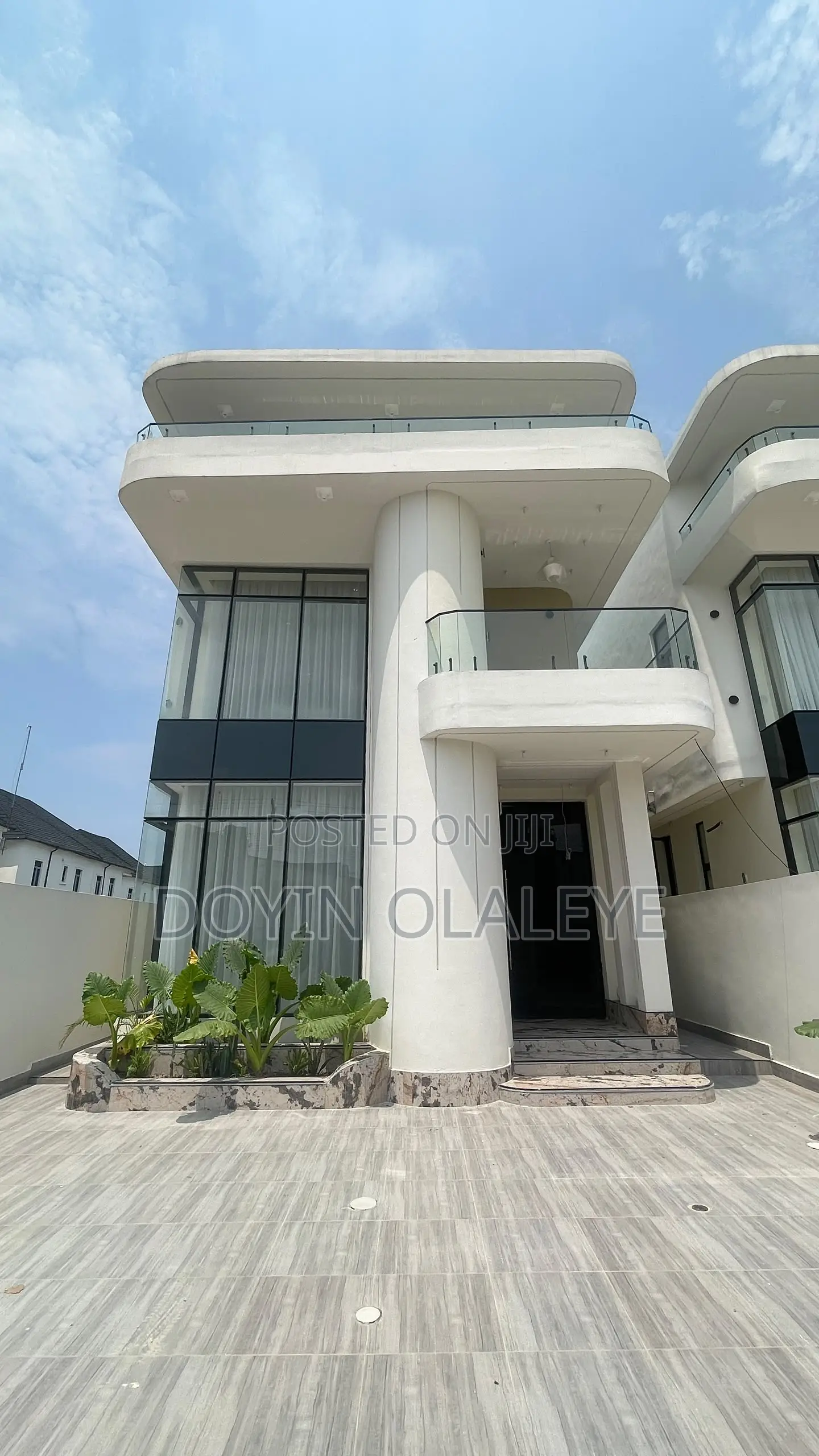 5bdrm Duplex in Ikota for sale in Ikota