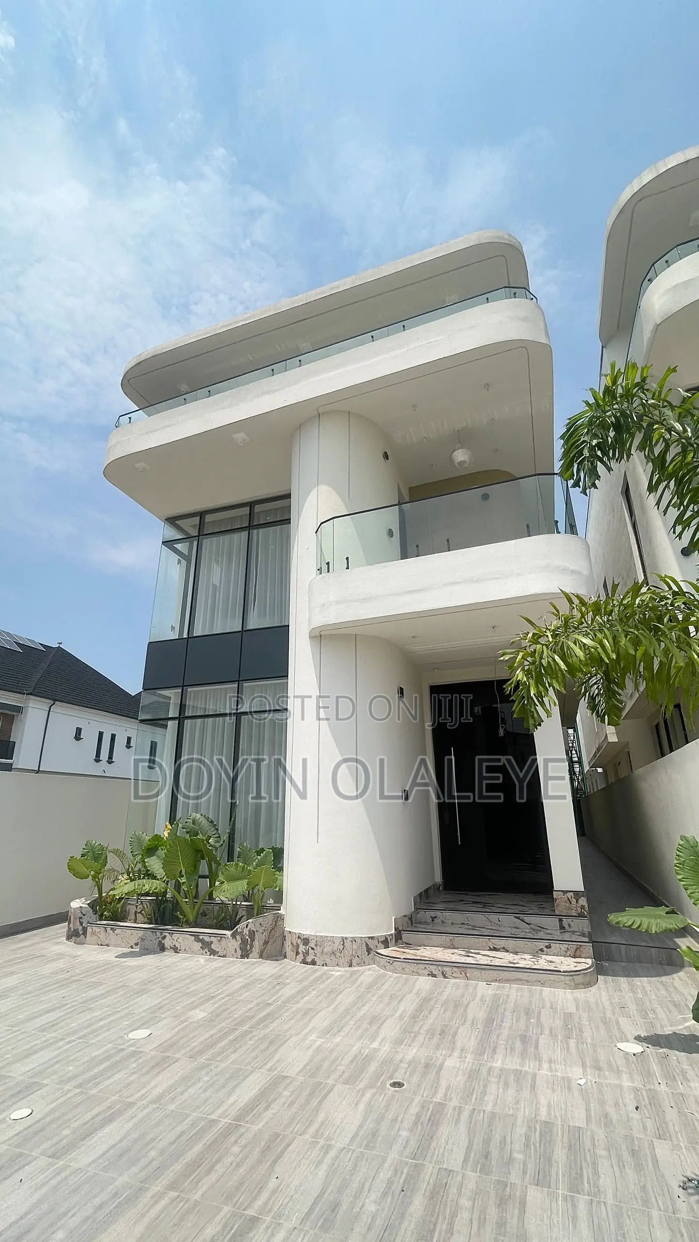 5bdrm Duplex in Ikota for sale in Ikota