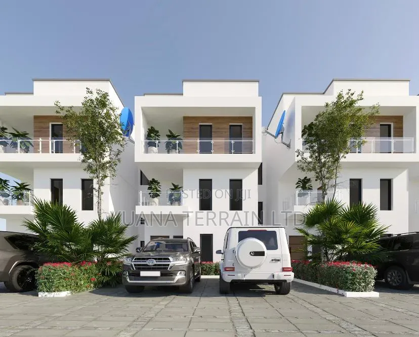 4bdrm Duplex in Mam's Estate, Mbora for Sale in Mbora