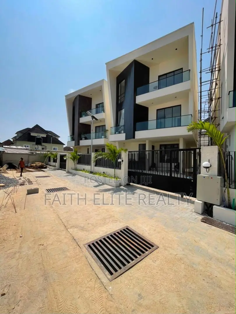 5bdrm Duplex in Lekki Expressway for sale in Lekki Expressway