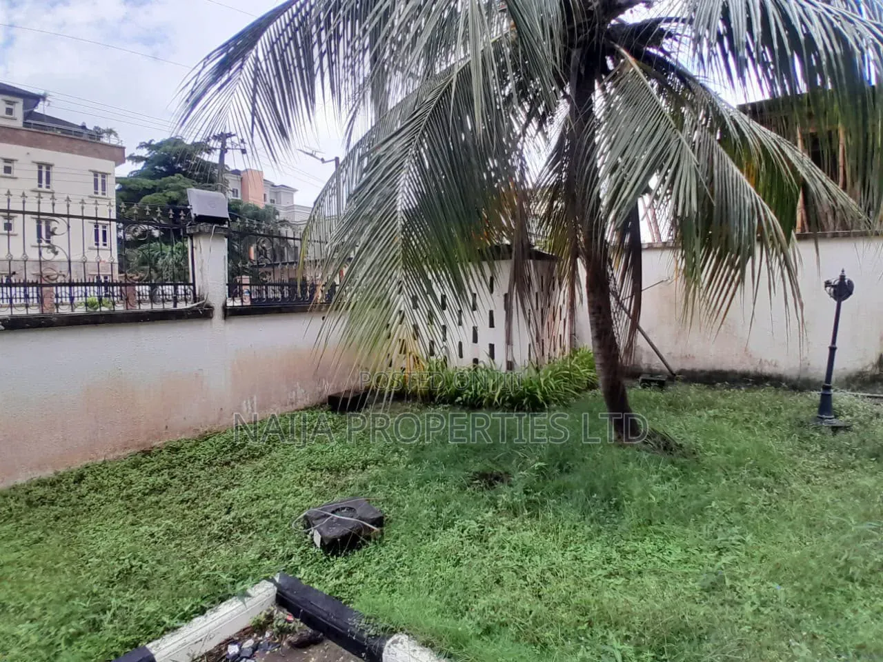 10 Bedroom Detached House With Pool at Oniru for Rent in Victoria Island Extension