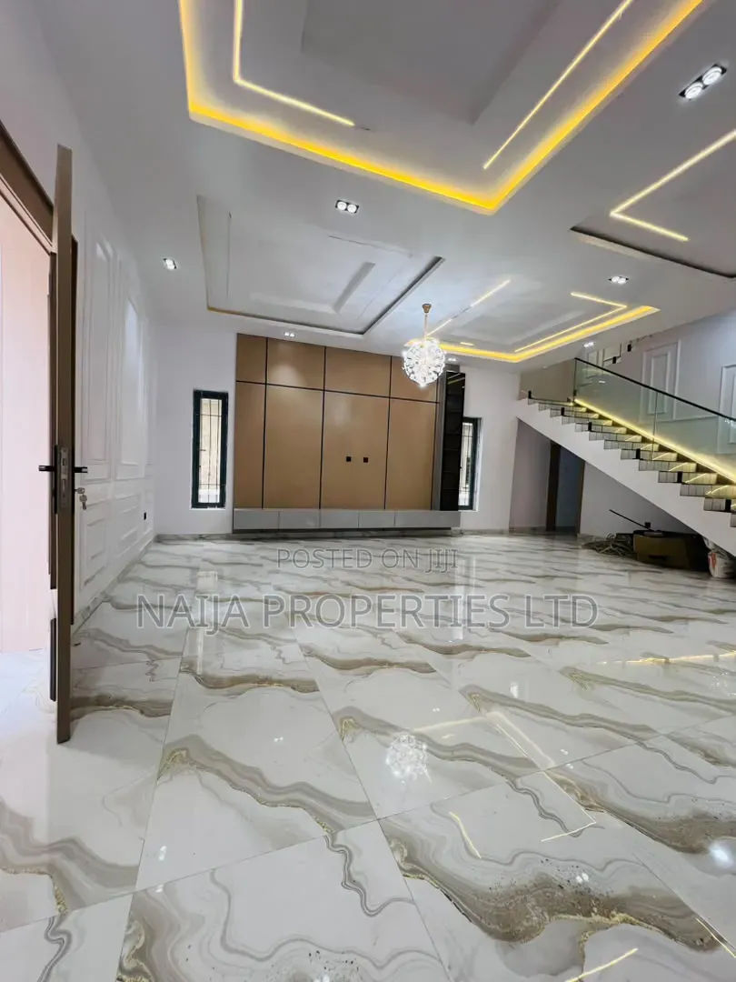 5bdrm Duplex in Sapphire Garden, Awoyaya for sale in Awoyaya