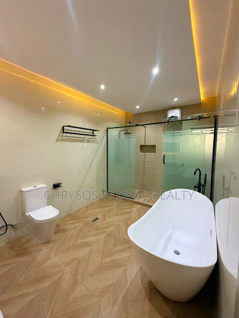 4bdrm Duplex in Carlton Gate Estate for sale in Akobo