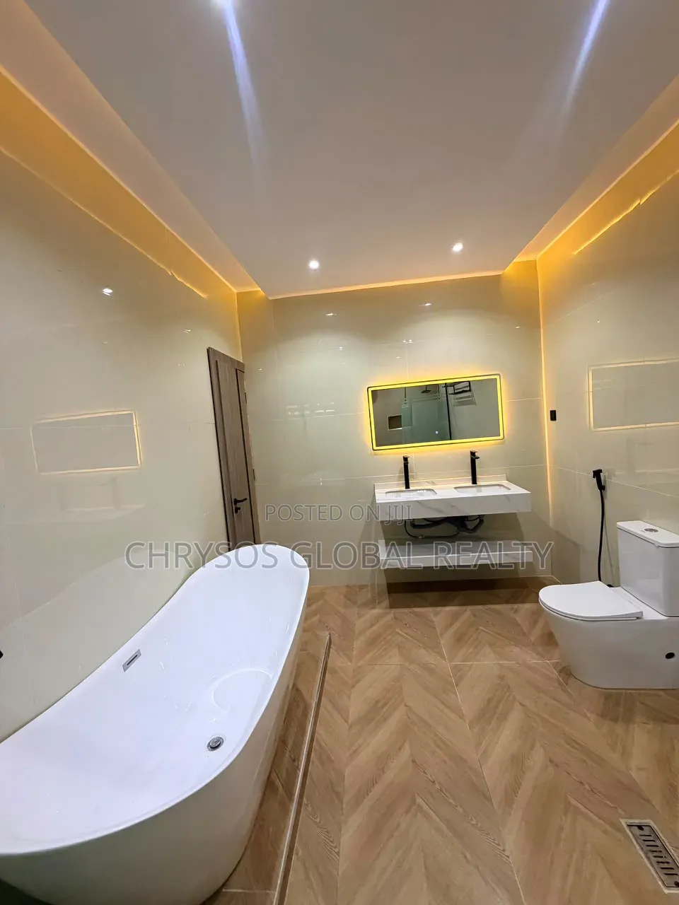 4bdrm Duplex in Carlton Gate Estate for sale in Akobo