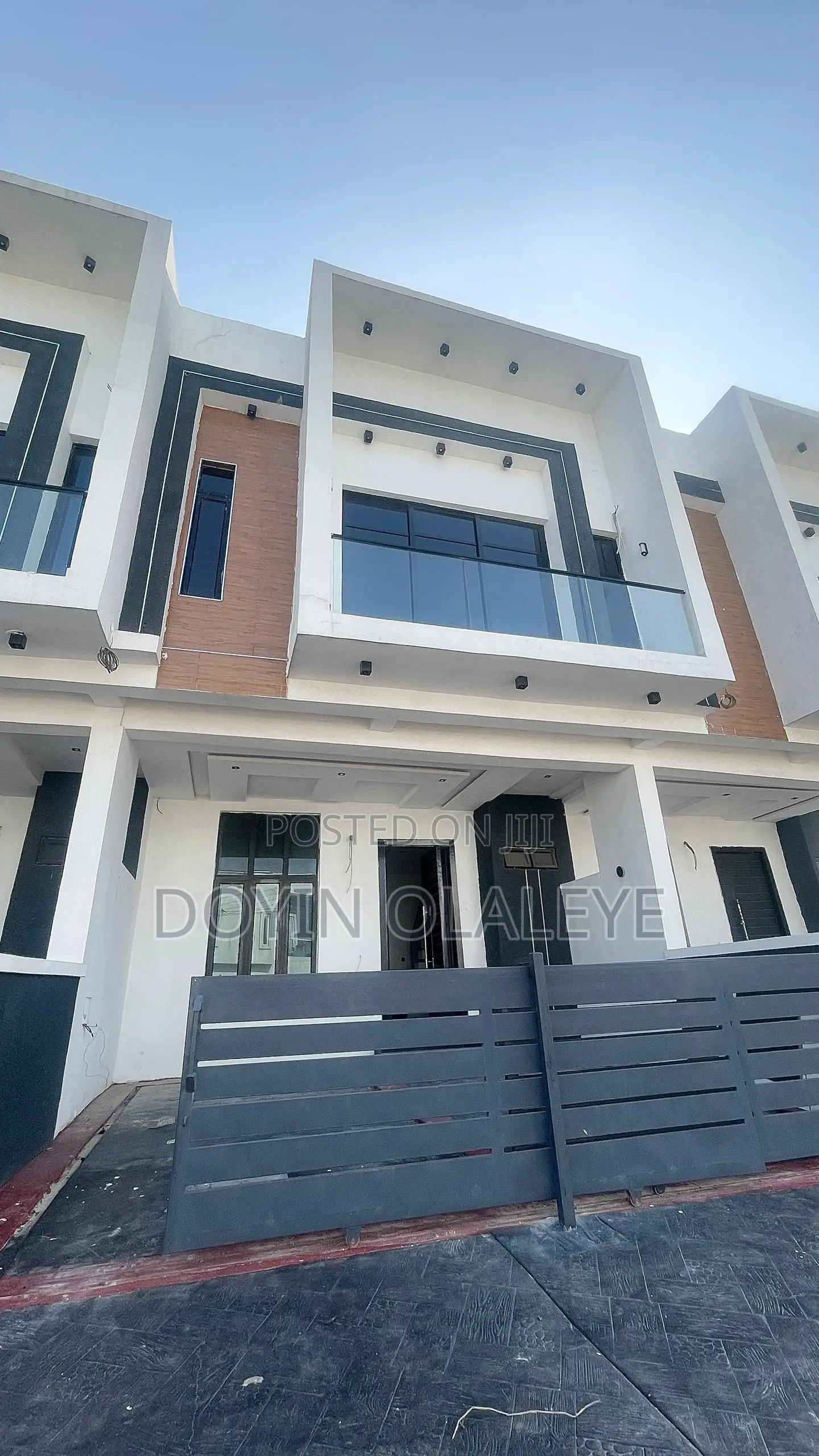 3bdrm Townhouse/Terrace in Ikota for sale in Ikota