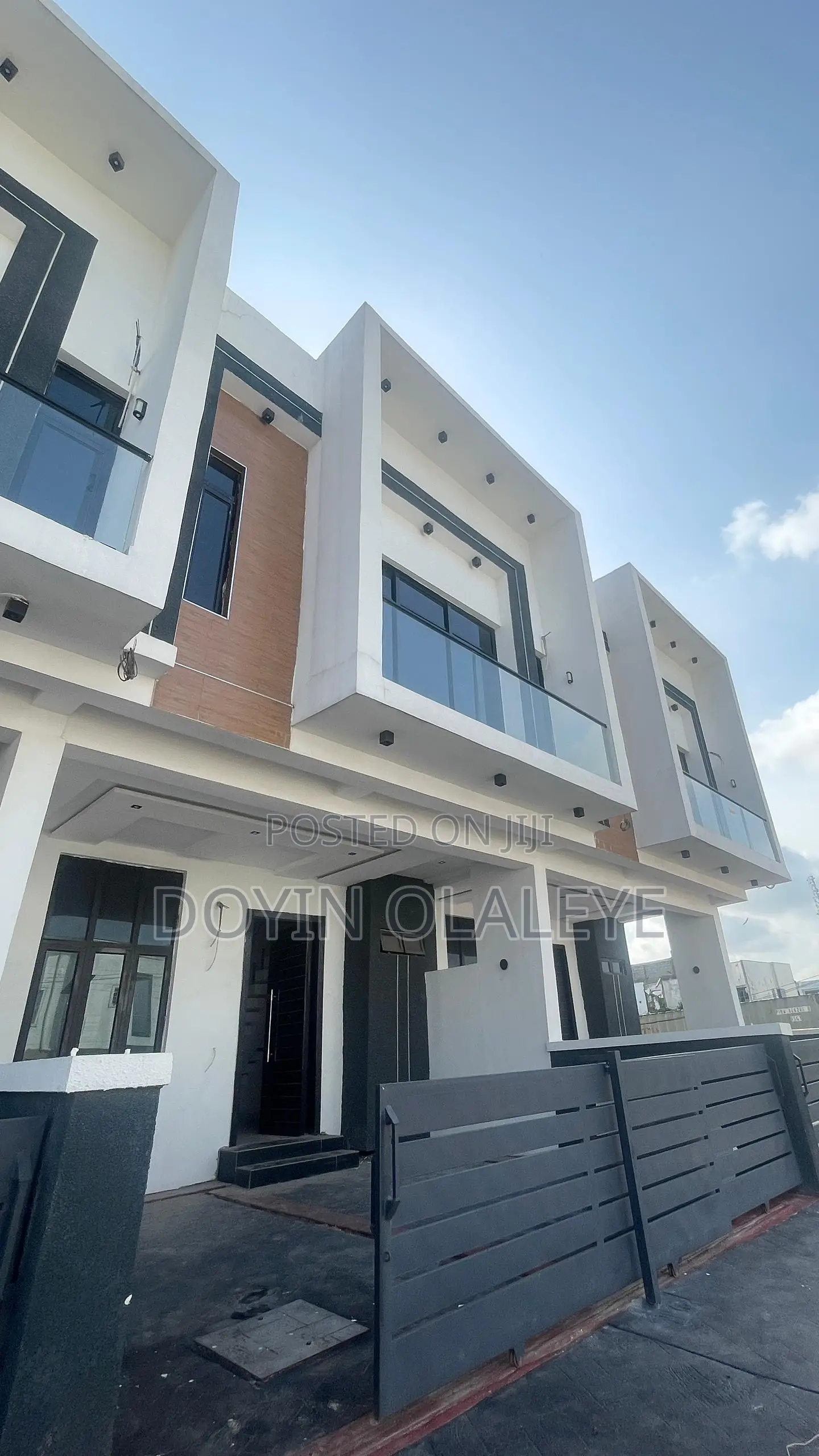 3bdrm Townhouse/Terrace in Ikota for sale in Ikota