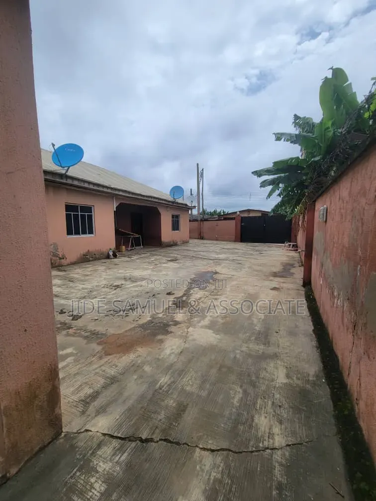 Furnished 2bdrm Block of Flats in Ayobo for sale in Ayobo