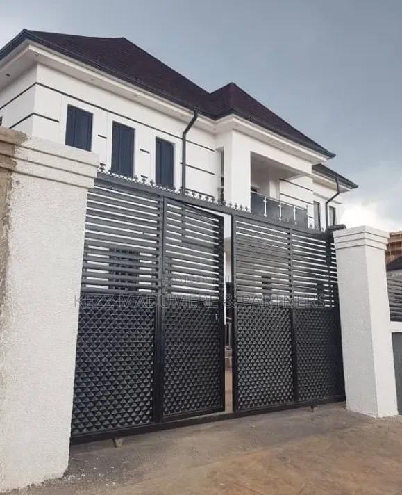 6bdrm Duplex in Heliu Estate,  for sale in Enugu