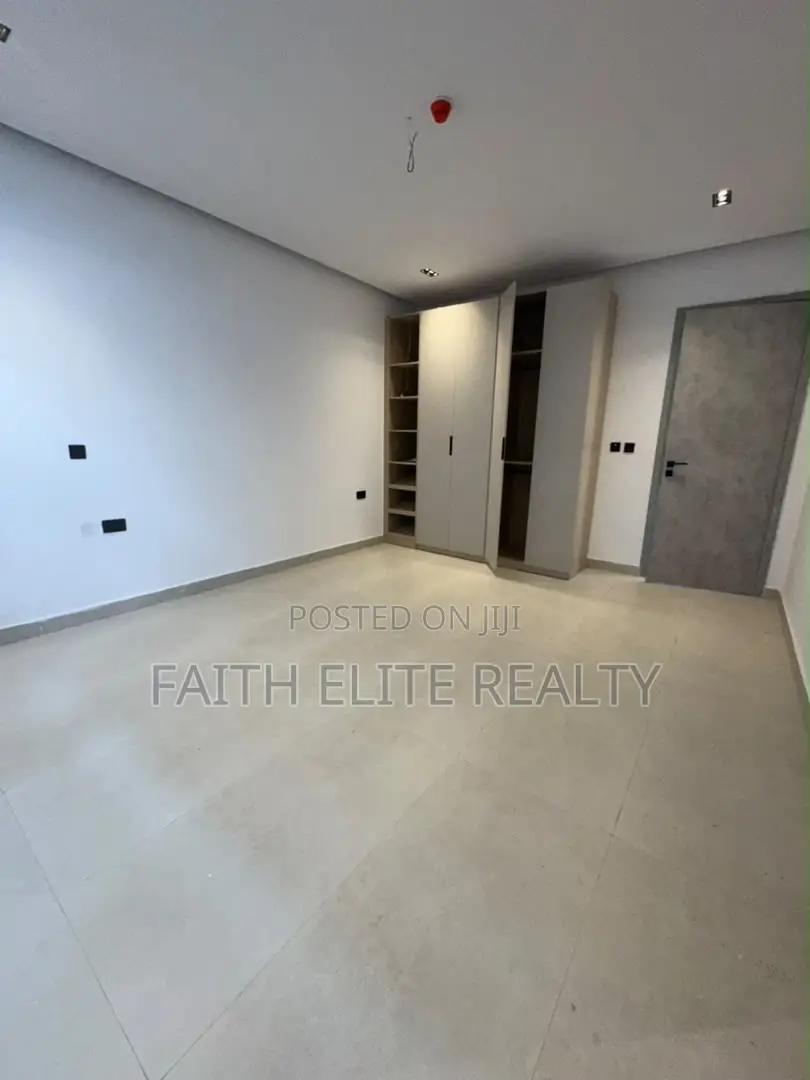 3bdrm Apartment in Lekki Phase 1 for sale in Lekki Phase 1