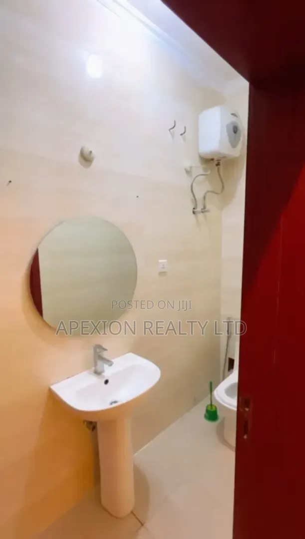 Furnished 3bdrm Apartment in Chevron Drive for rent in Chevron
