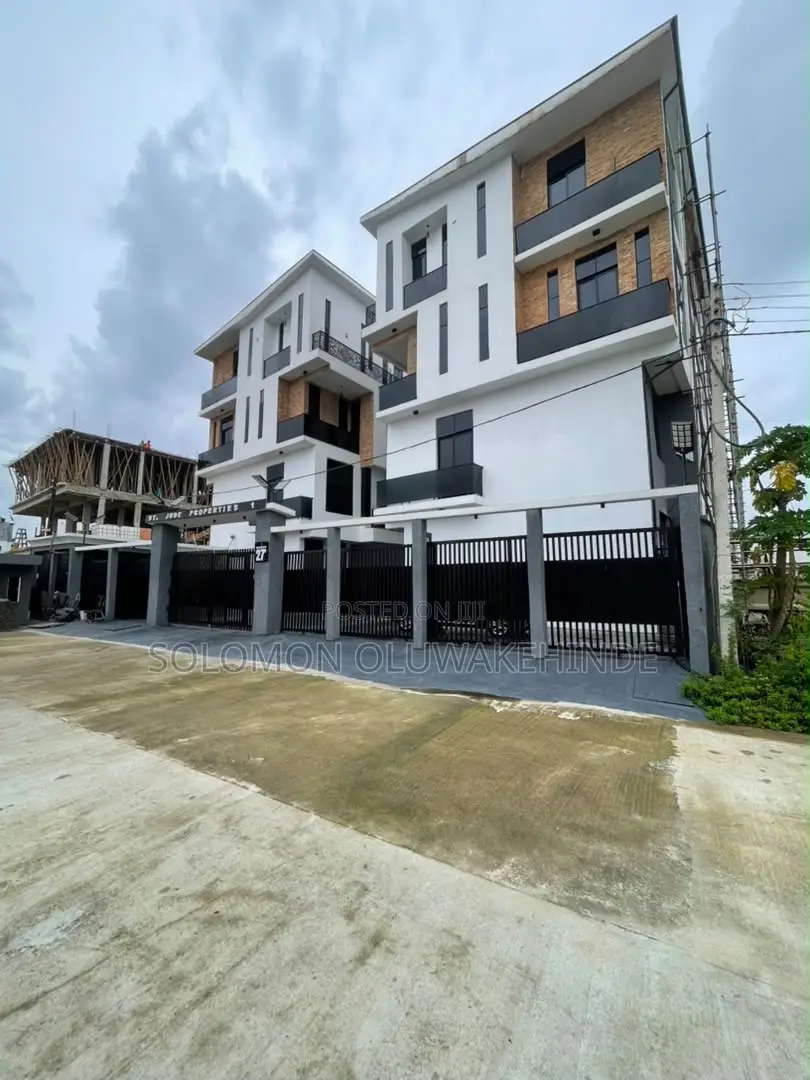 4bdrm Townhouse/Terrace in Chevron for sale in Chevron