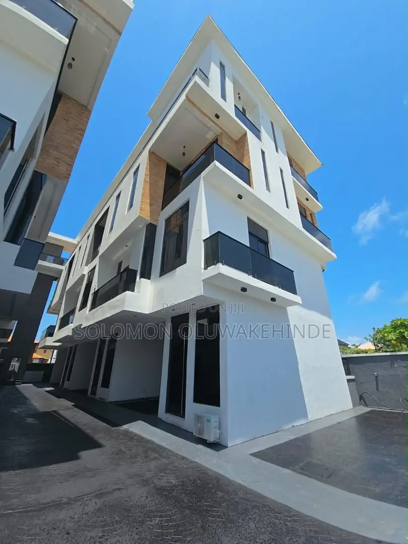 4bdrm Townhouse/Terrace in Chevron for sale in Chevron