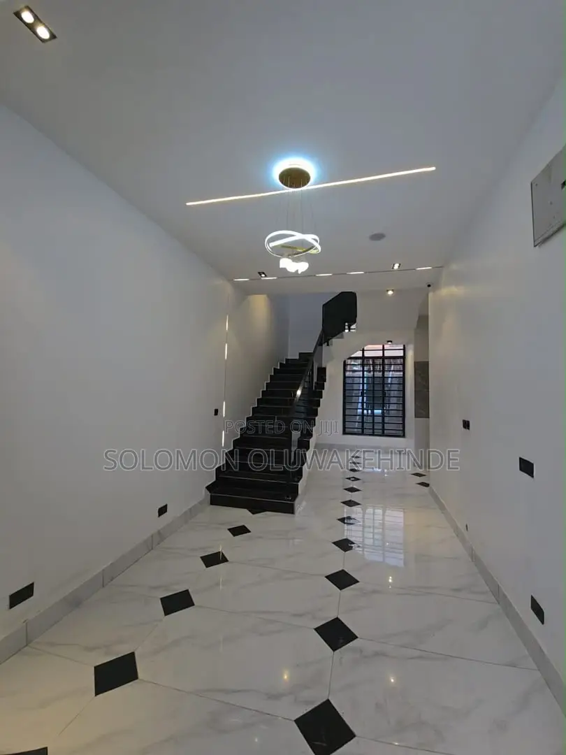 4bdrm Townhouse/Terrace in Chevron for sale in Chevron
