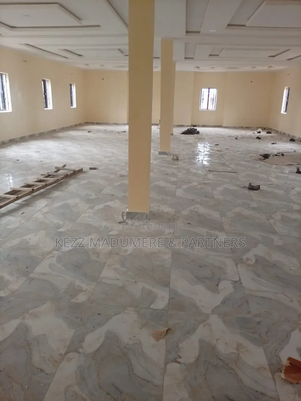 For Sale : Upstairs Sizeable Hall , Sars Road, Ph in Rumuahalu