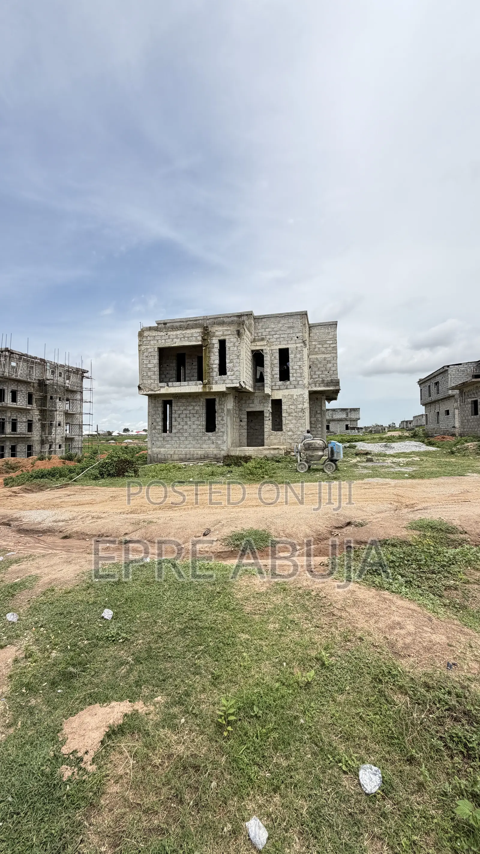 5bdrm Duplex in Idu for sale in Idu