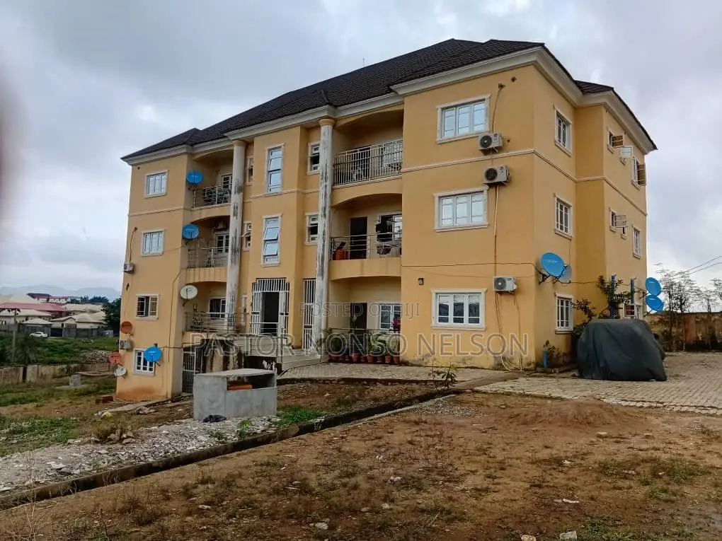 3bdrm Block of Flats in Fo1 Kubua Abuja, Kubwa for sale in Kubwa