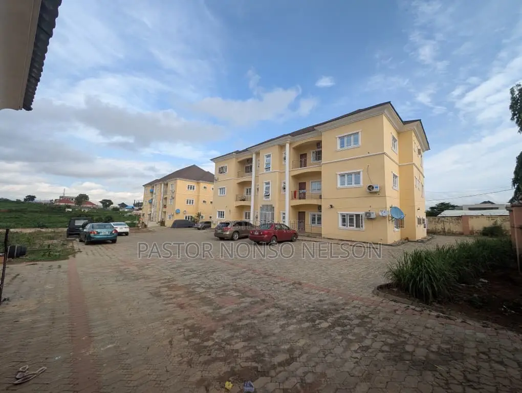 3bdrm Block of Flats in Fo1 Kubua Abuja, Kubwa for sale in Kubwa
