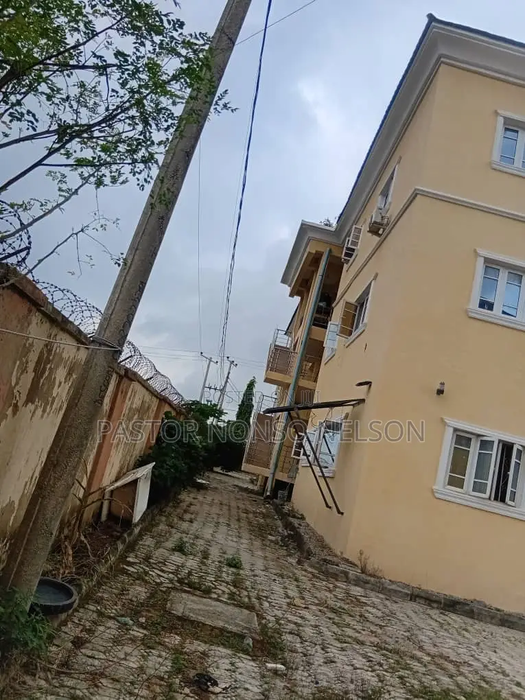 3bdrm Block of Flats in Fo1 Kubua Abuja, Kubwa for sale in Kubwa