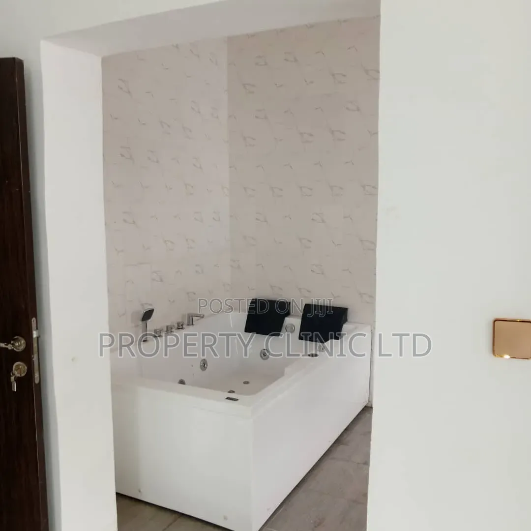 3bdrm Bungalow in Berger for sale in Berger