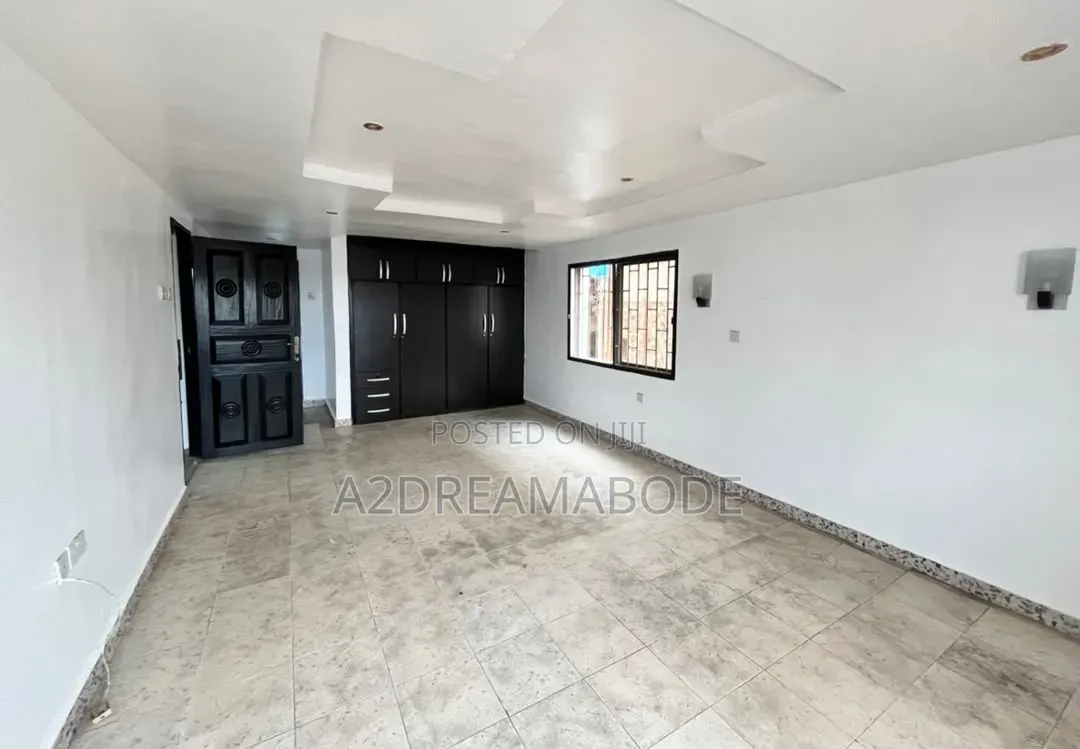 9bdrm Duplex in Cmd Road, GRA Phase 2 Shangisha for rent in GRA Phase 2 Shangisha