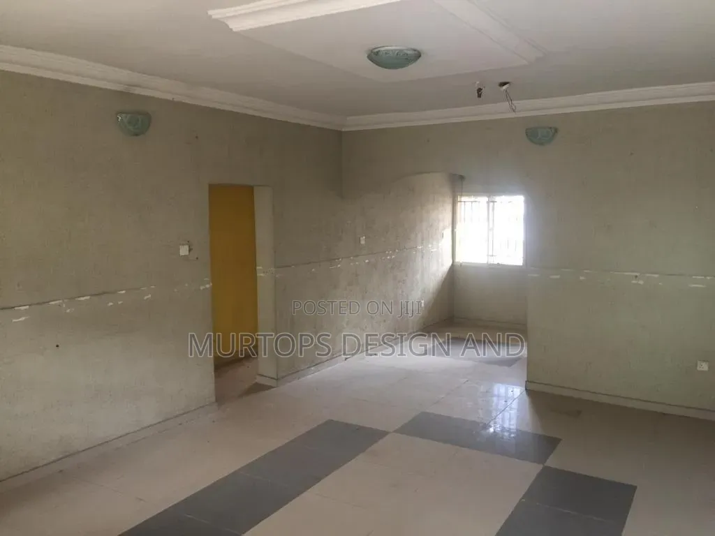 11bdrm Block of Flats in Ikorodu Garage for sale in Ikorodu Garage