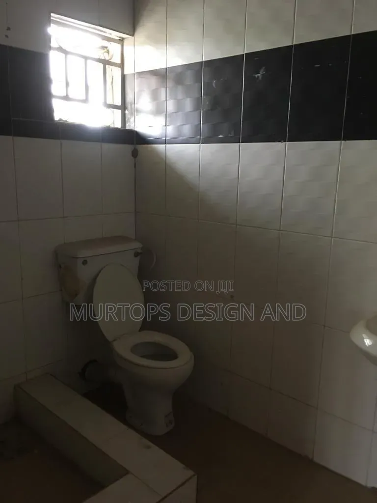 11bdrm Block of Flats in Ikorodu Garage for sale in Ikorodu Garage