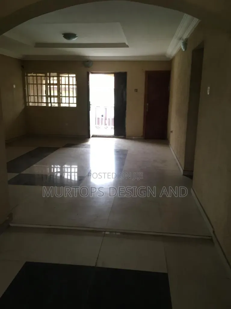 11bdrm Block of Flats in Ikorodu Garage for sale in Ikorodu Garage