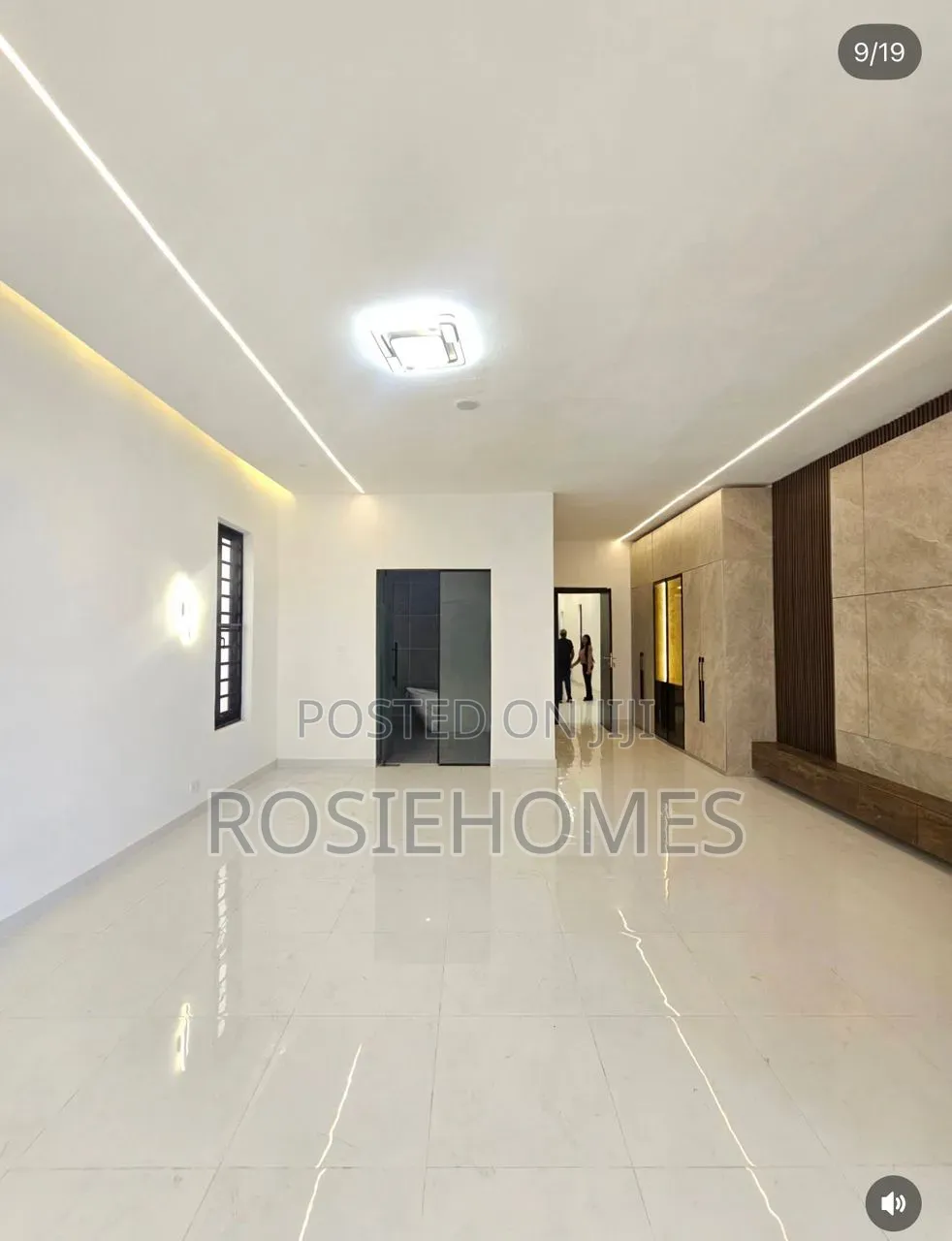 5bdrm Duplex in Thomas Estate for sale in Thomas Estate