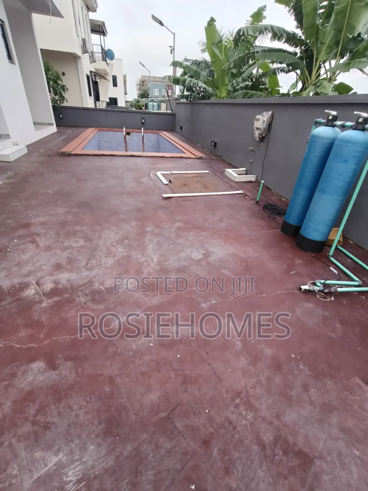 5bdrm Duplex in Chaplain Court, Ogombo for sale in Ogombo