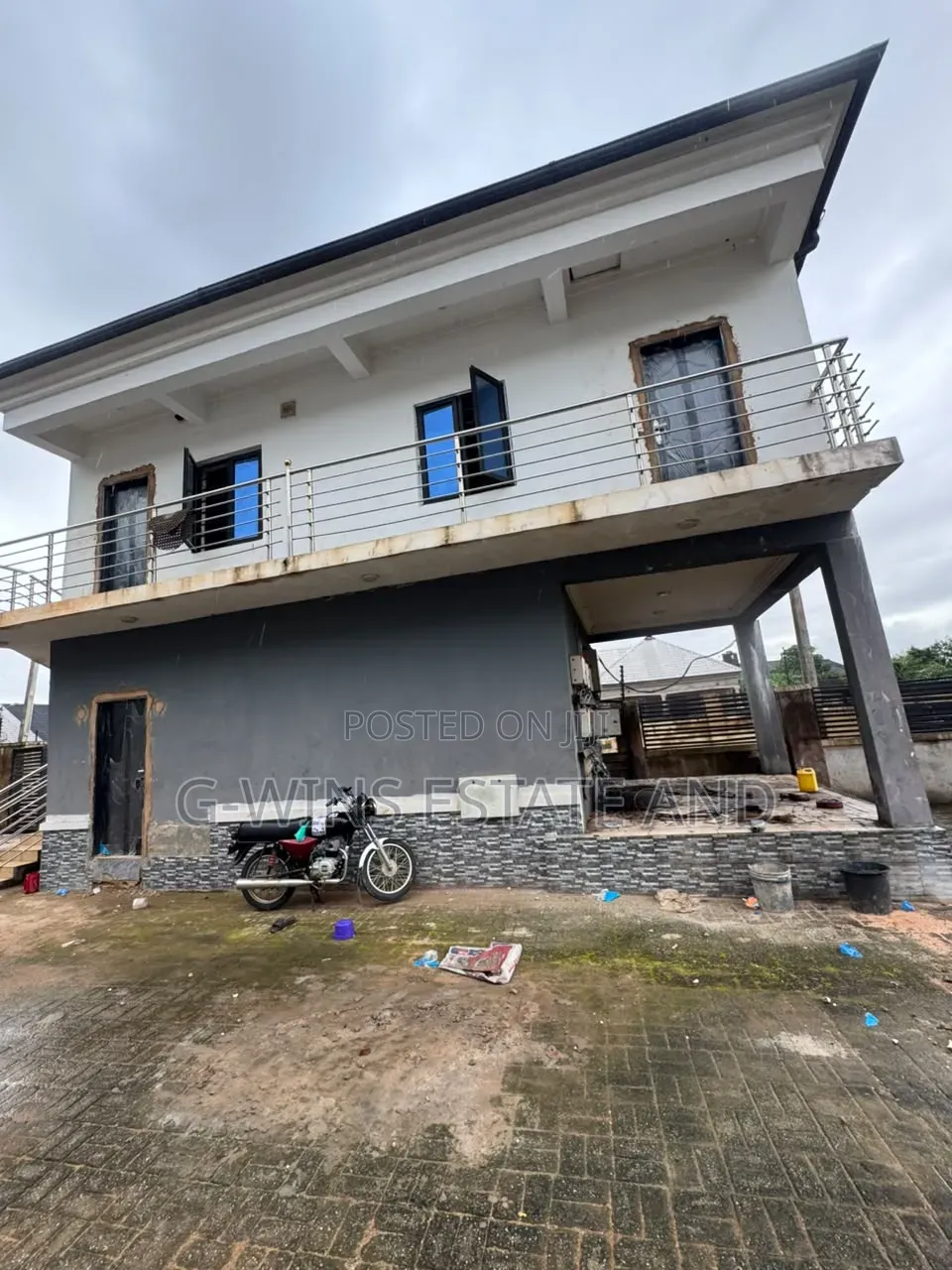 2bdrm Block of Flats in Okhuoromi Off for sale in Benin City