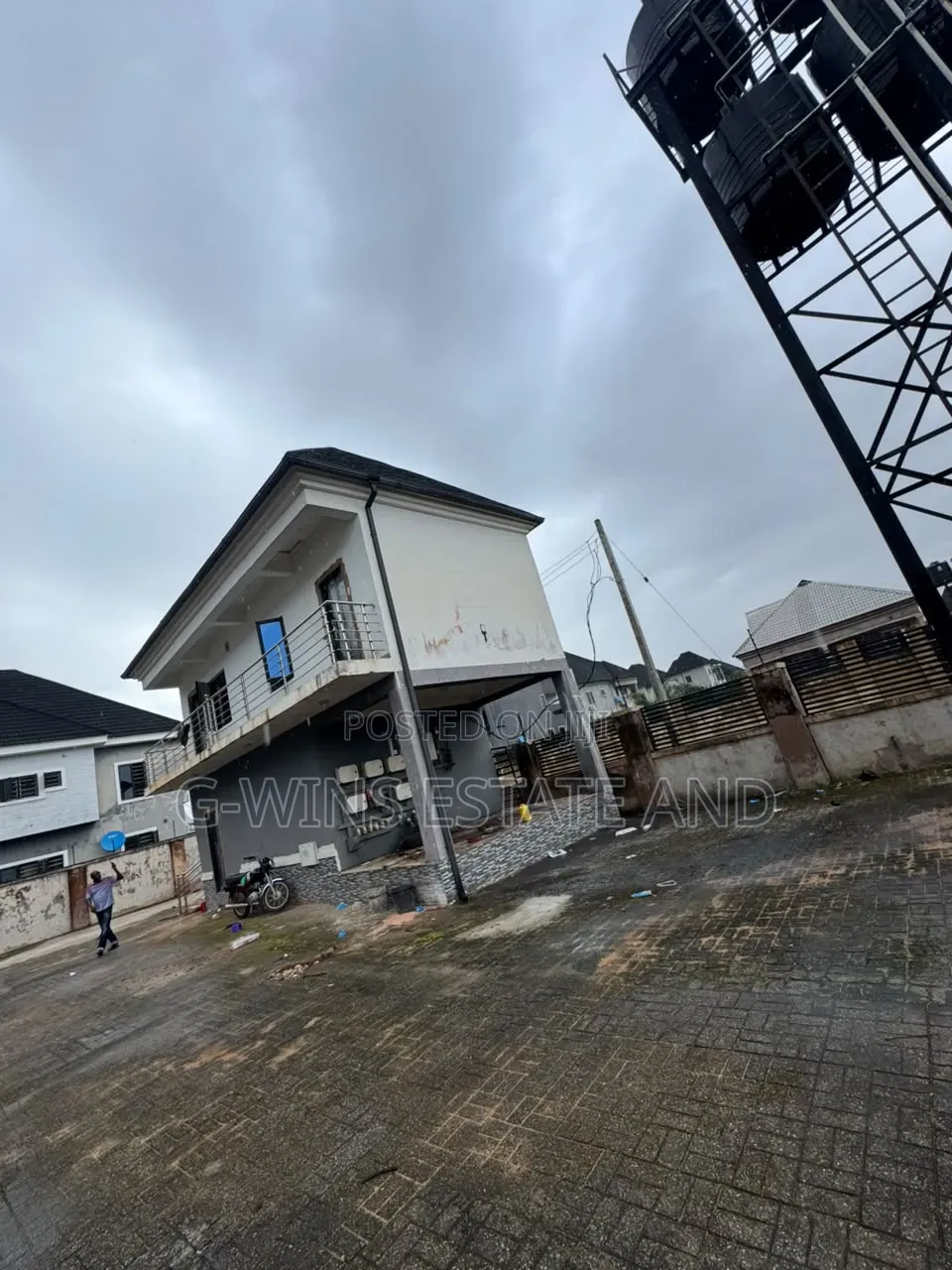 2bdrm Block of Flats in Okhuoromi Off for sale in Benin City