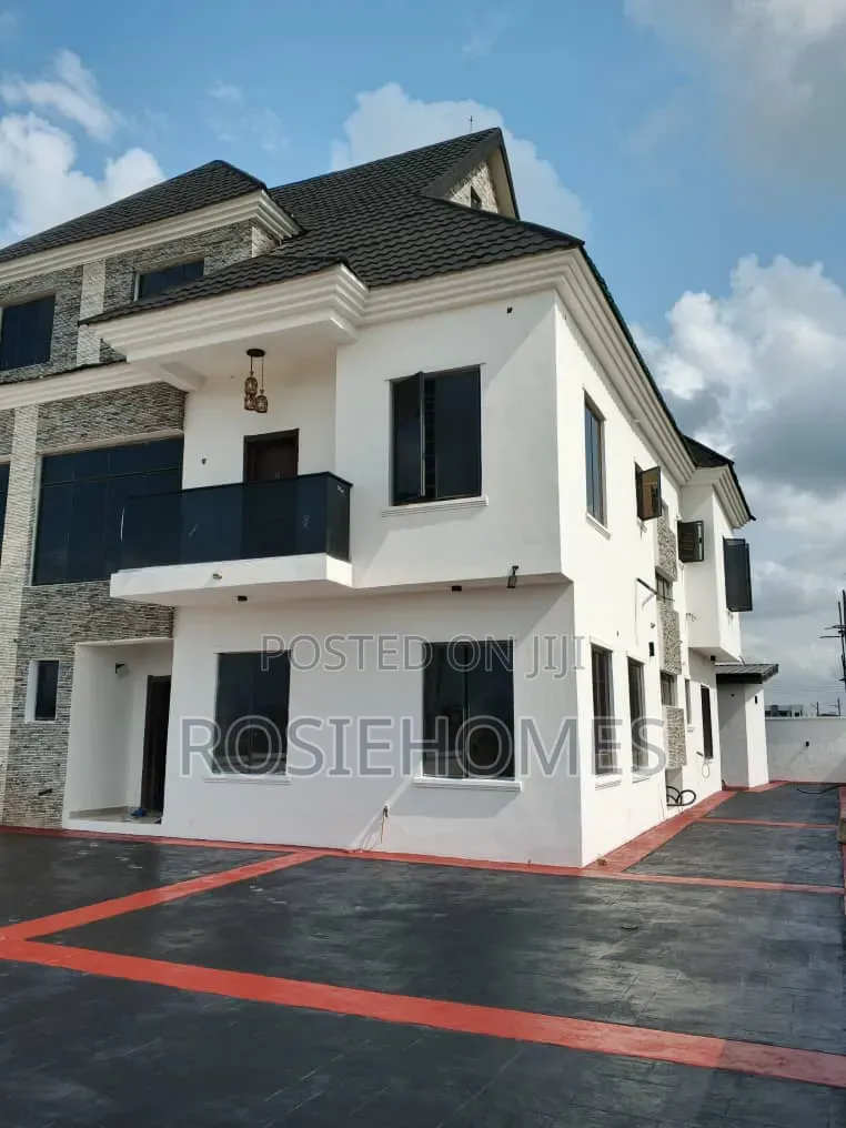 5bdrm Duplex in Chaplain Court, Ogombo for sale in Ogombo