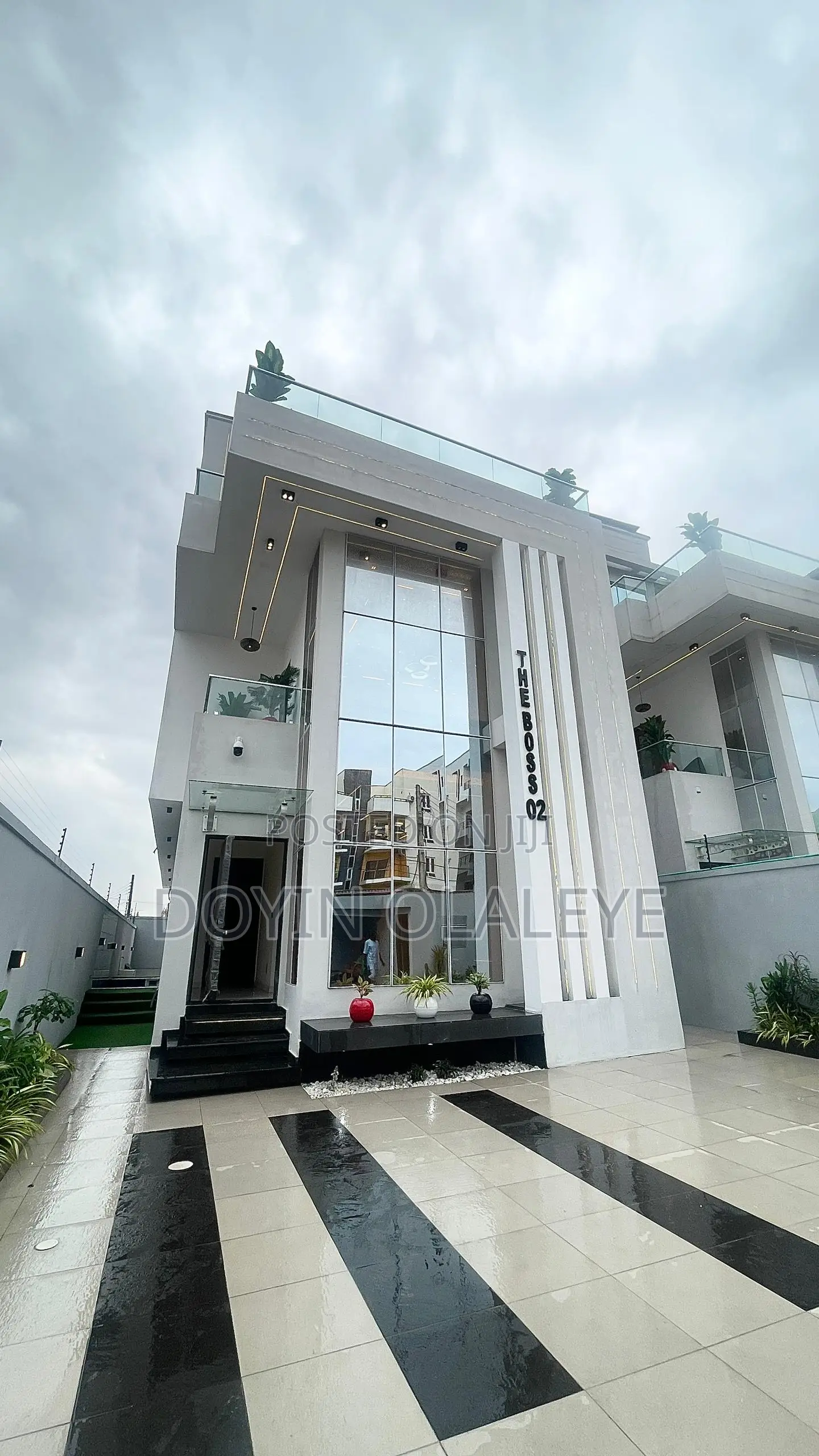 5bdrm Duplex in Lekki Phase 1 for sale in Lekki Phase 1
