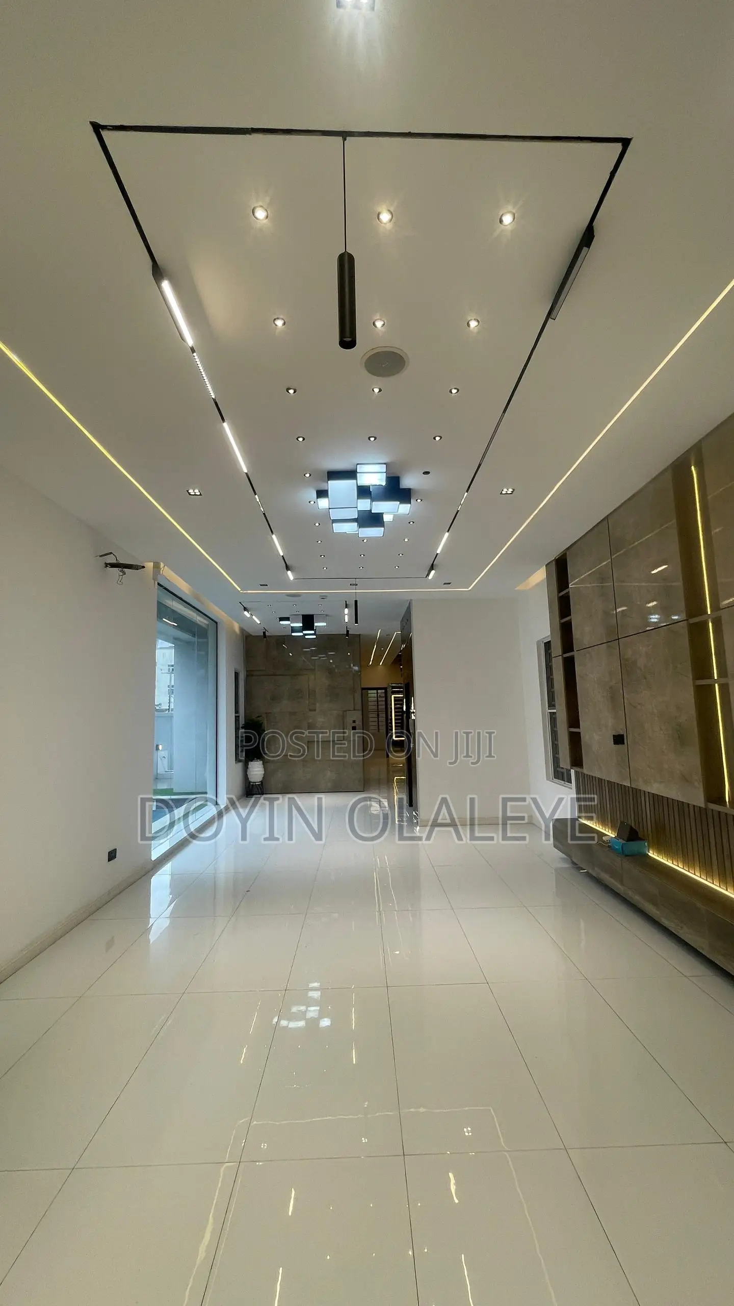 5bdrm Duplex in Lekki Phase 1 for sale in Lekki Phase 1