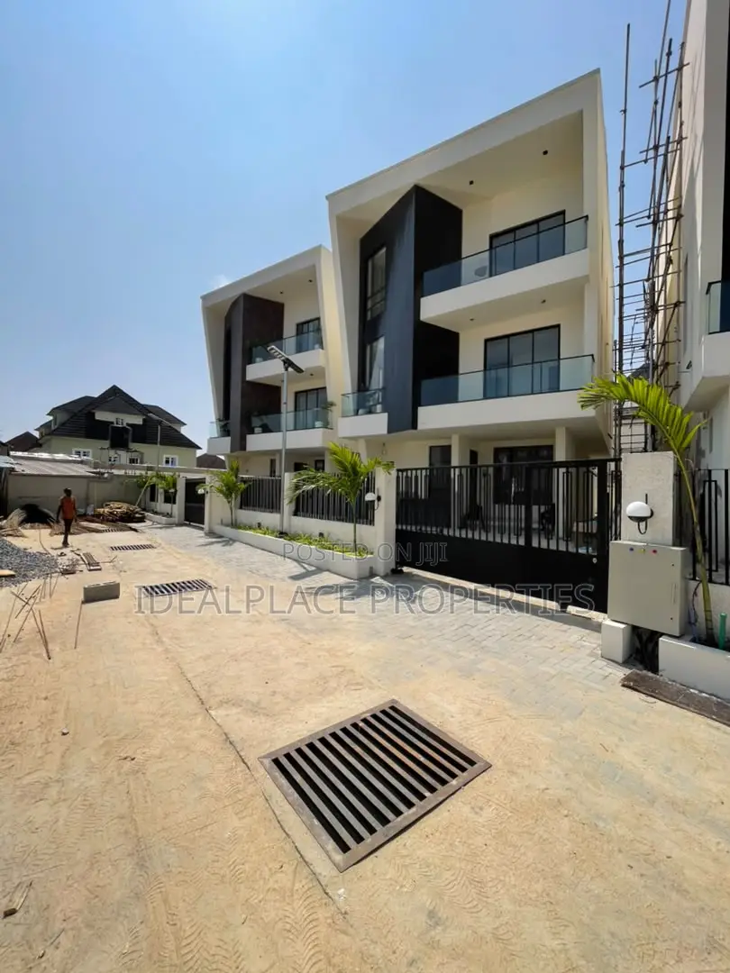 5bdrm Duplex in Lekki for sale in Lekki