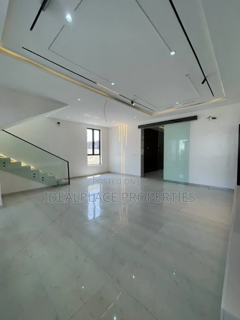 5bdrm Duplex in Lekki for sale in Lekki