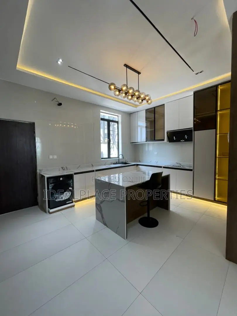 5bdrm Duplex in Lekki for sale in Lekki