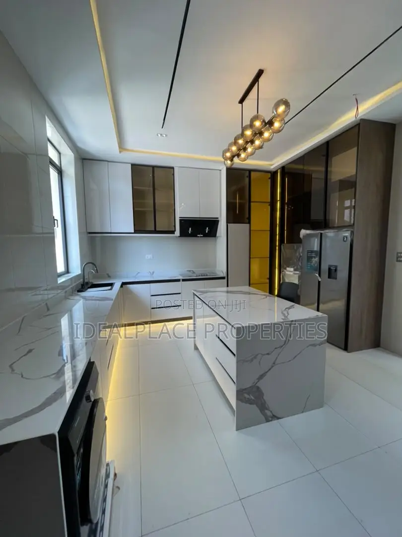 5bdrm Duplex in Lekki for sale in Lekki
