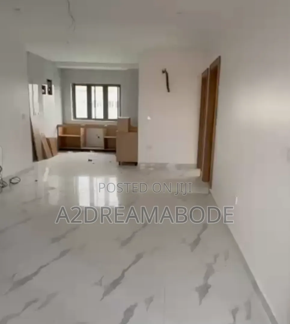 3bdrm Apartment in Yaba, Alagomeji for rent in Alagomeji