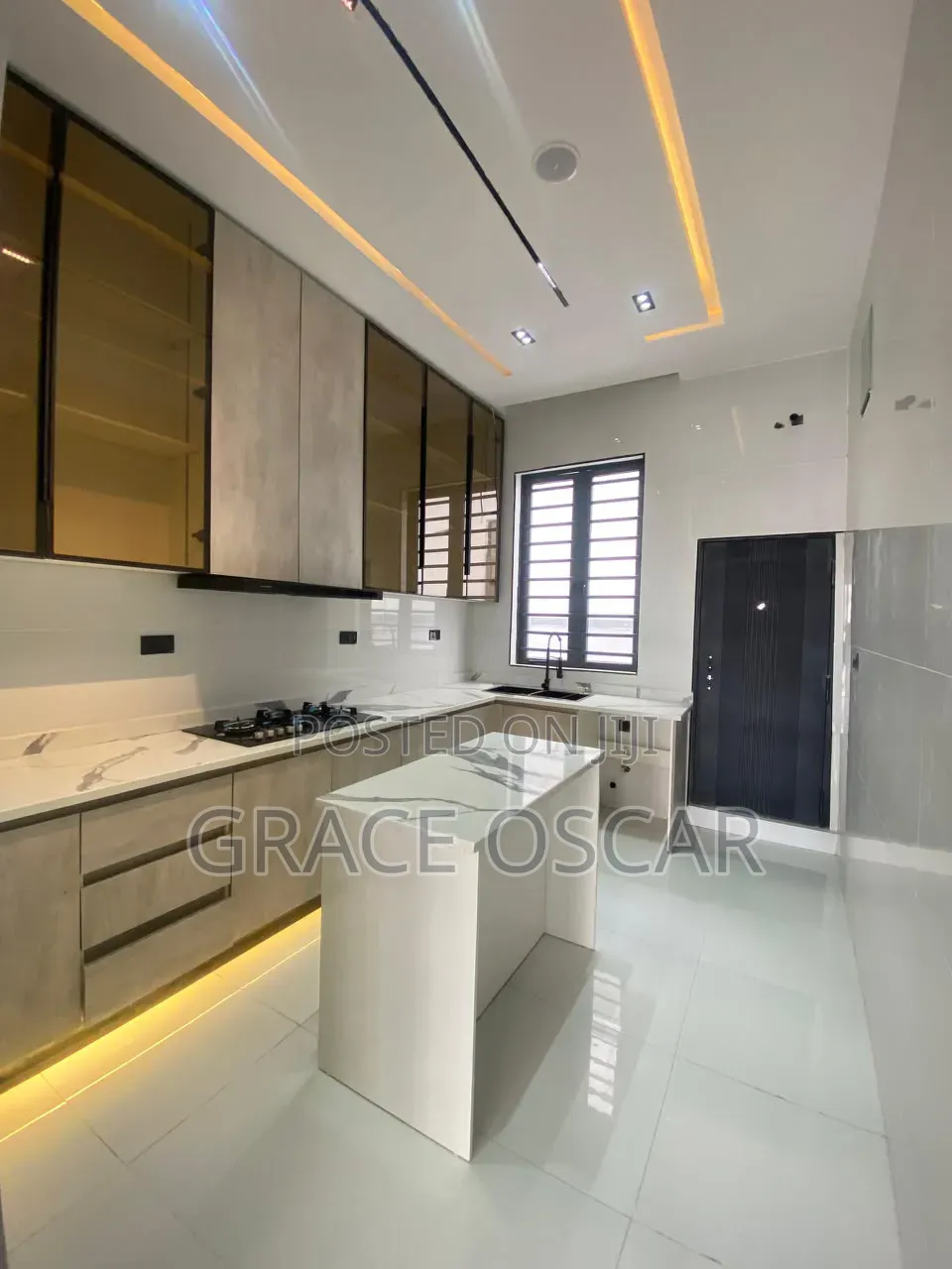 4bdrm Duplex in Ikota for sale in Ikota