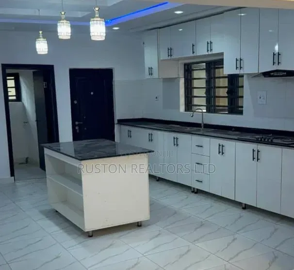 5bdrm Duplex in Ibadan for sale in Ibadan
