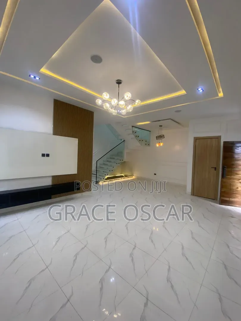 4bdrm Duplex in Ikate for sale in Ikate
