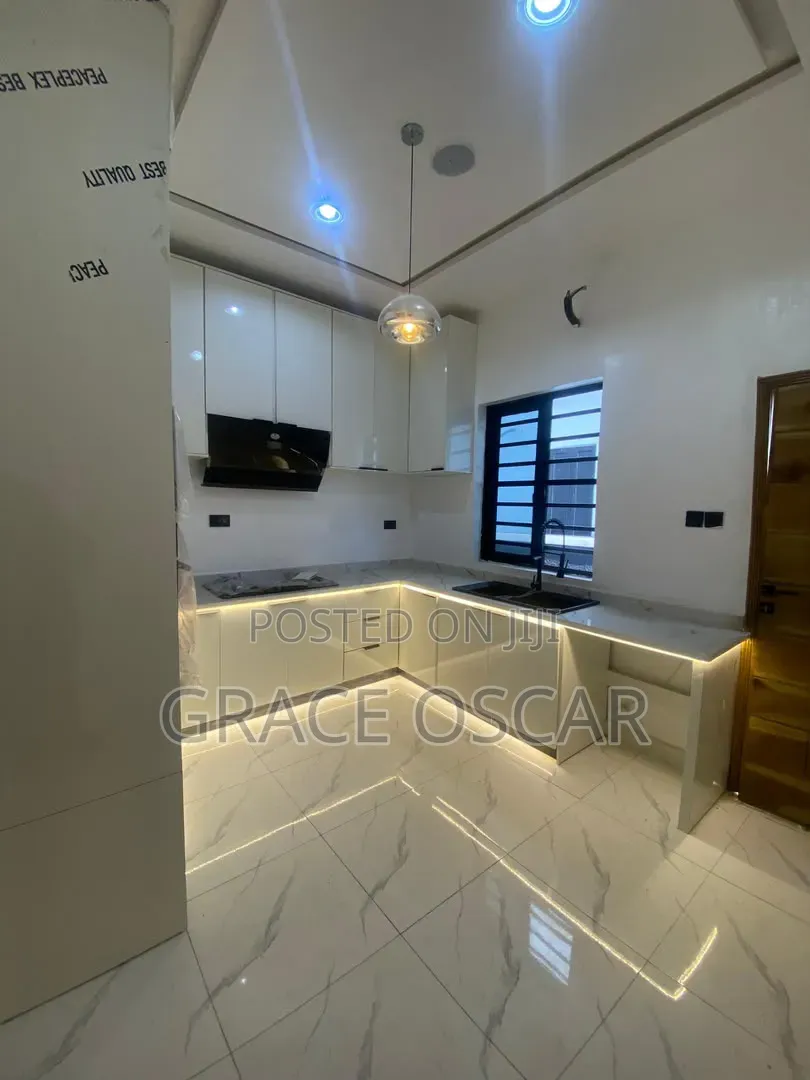 4bdrm Duplex in Ikate for sale in Ikate