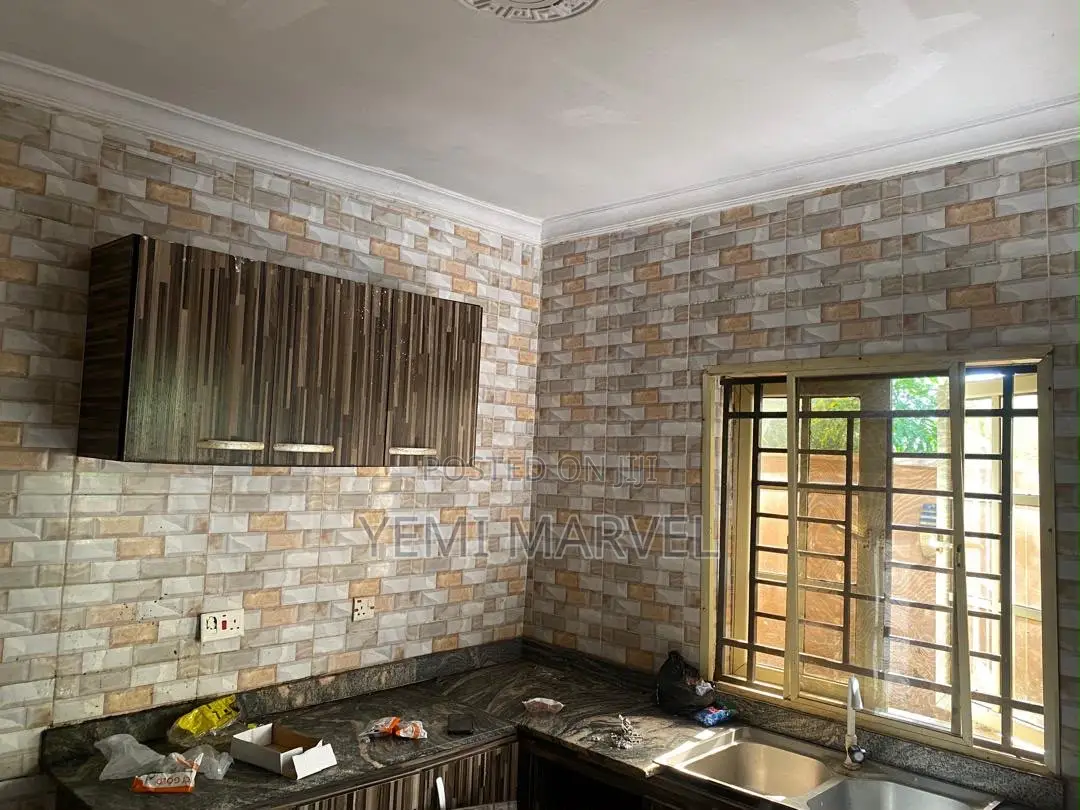 3bdrm Block of Flats in Hassan Block’S, for rent in Akala Express